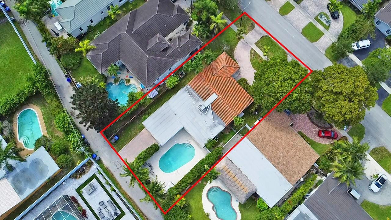 Foto de propiedad en 1336 Funston Street, Hollywood, FL 33019 Hollywood con MLS# 