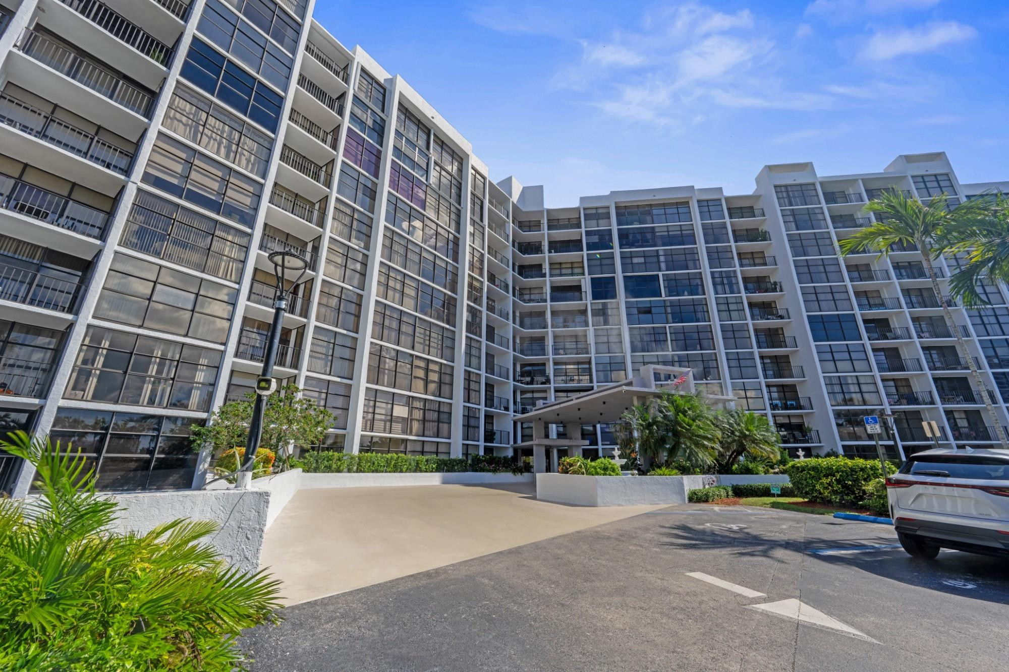 Foto de propiedad en 600 Parkview Drive 1111 (PH11), Hallandale Beach, FL 33009 Hallandale Beach con MLS# 