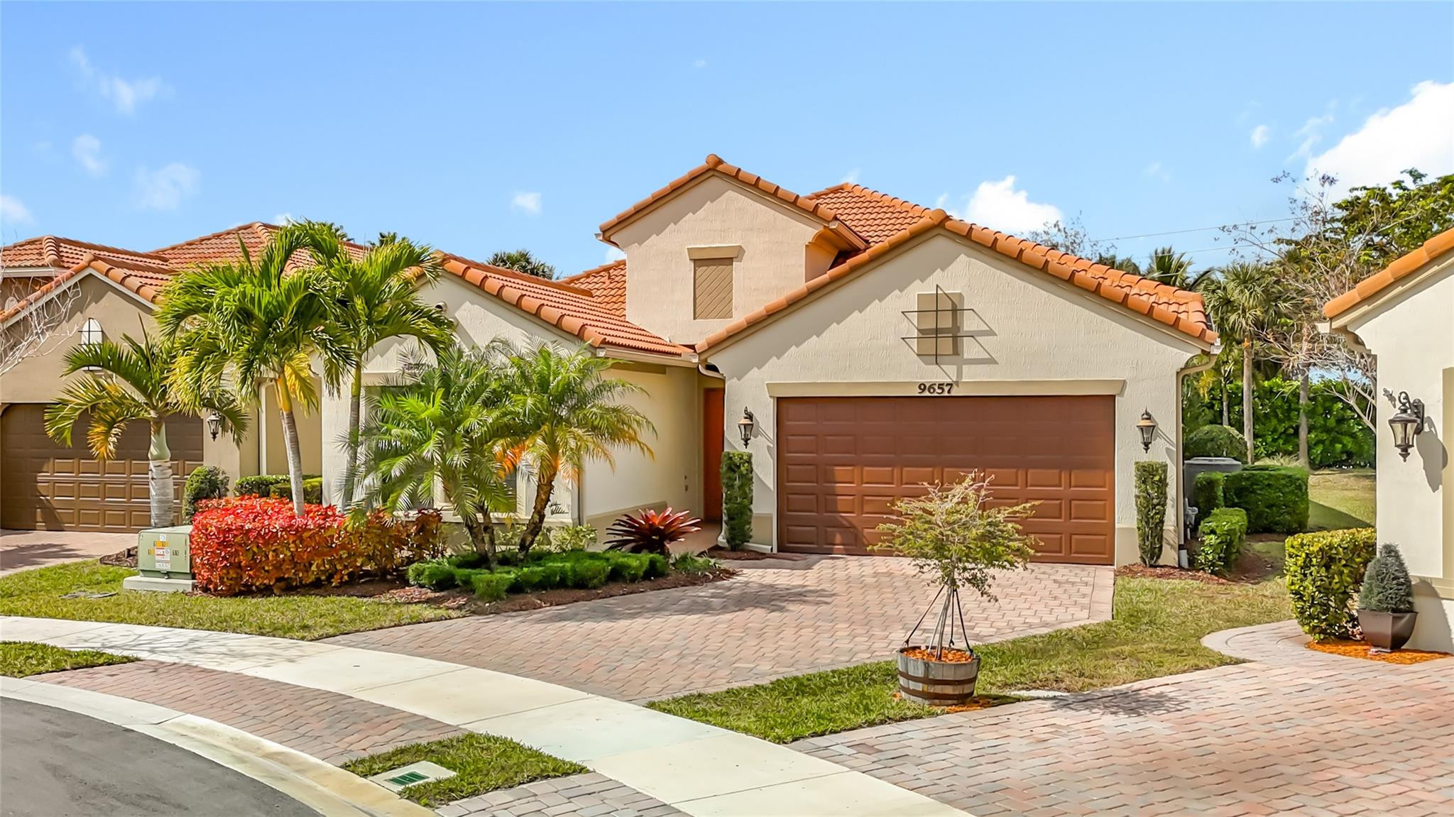 Foto de propiedad en 9657 Kalmar Circle, Parkland, FL 33076 Parkland con MLS# 