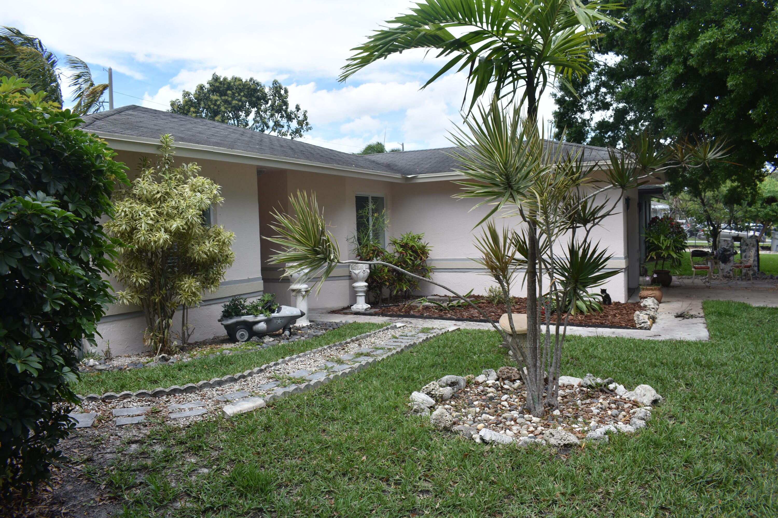 Foto de propiedad en 465 NW 20th Avenue, Pompano Beach, FL 33069 Pompano Beach con MLS# 