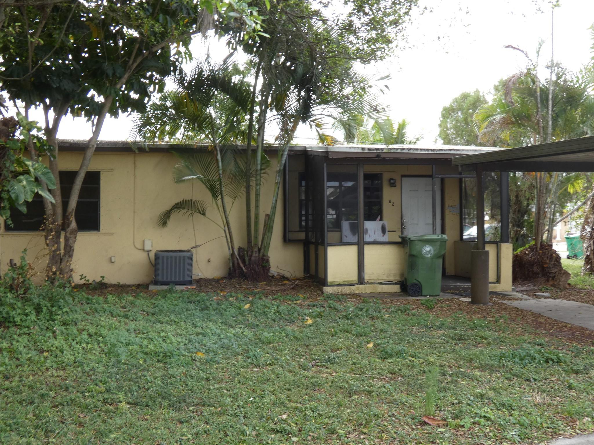 Foto de propiedad en 82 Tortuga Road, Palm Springs, FL 33461 Palm Springs con MLS# 