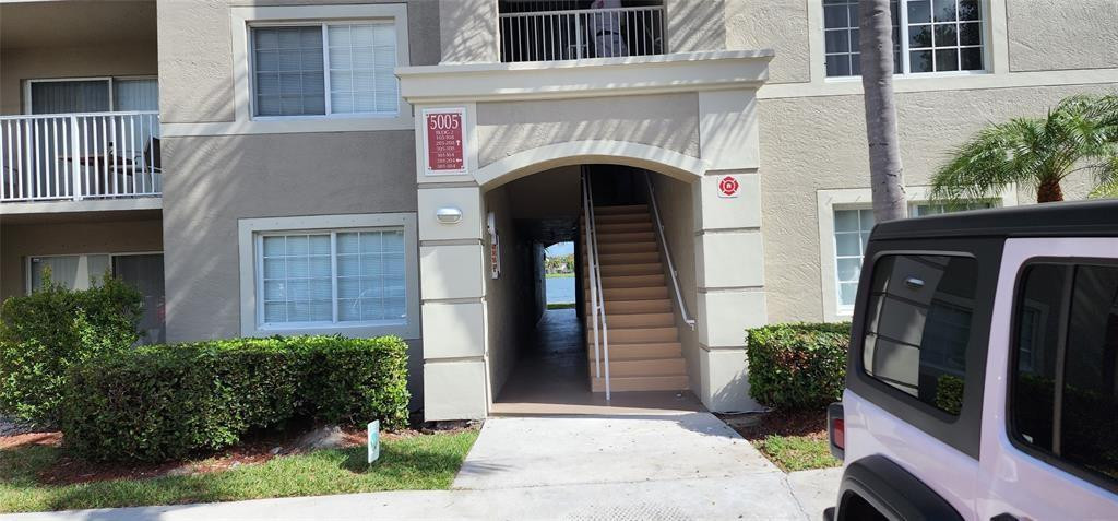 Alquilada 5005 Wiles Road 106, Coconut Creek, FL 33073, Coconut Creek, FL 33073