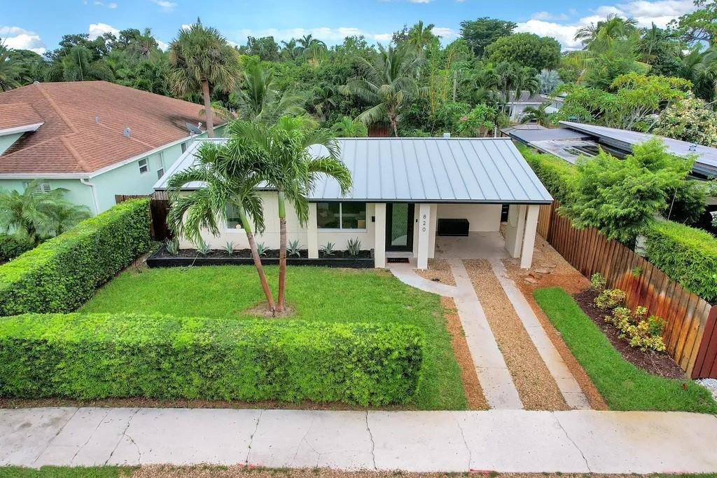 Foto de propiedad en 820 NE 17th Street, Fort Lauderdale, FL 33305 Fort Lauderdale con MLS# 