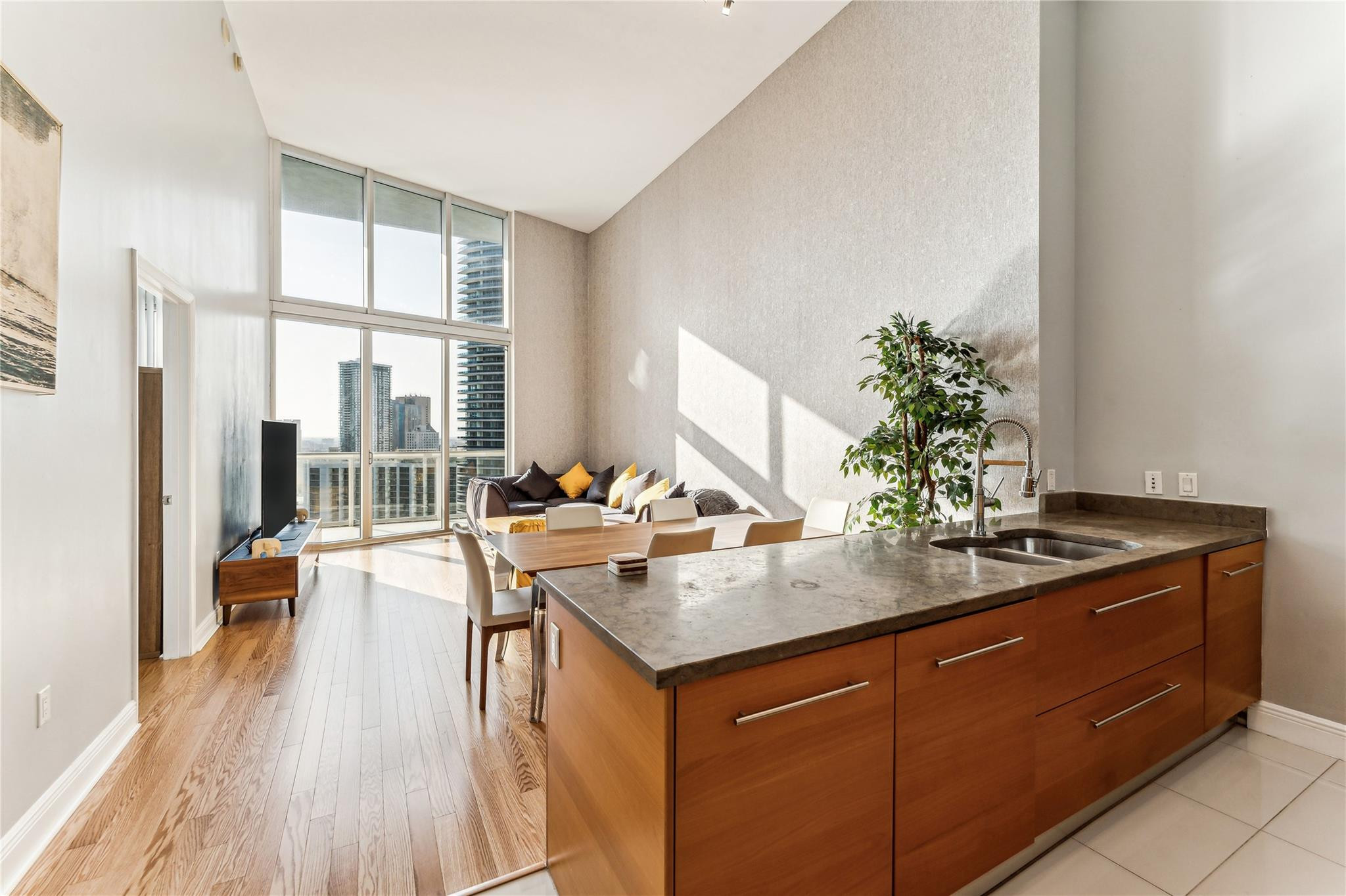 Alquilada 465 Brickell Avenue 2806, Miami, FL 33131, Miami, FL 33131