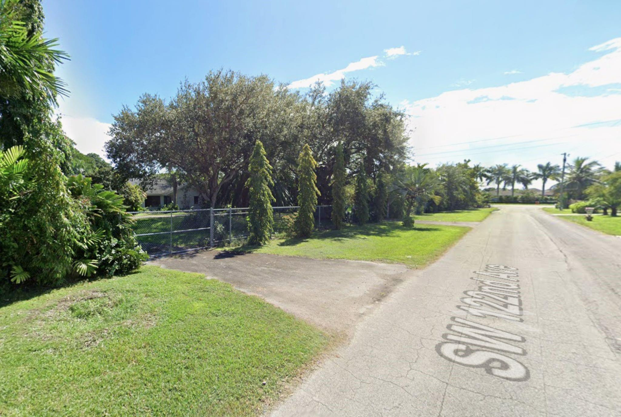 Foto de propiedad en 24755 SW 122nd Avenue, Homestead, FL 33032 Homestead con MLS# 