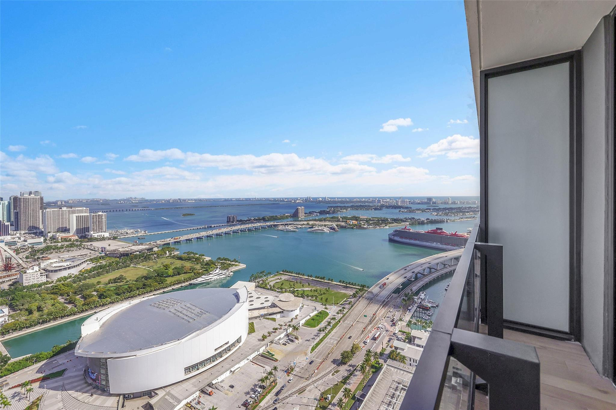 Foto de propiedad en 398 NE 5th Street 4404, Miami, FL 33132 Miami con MLS#