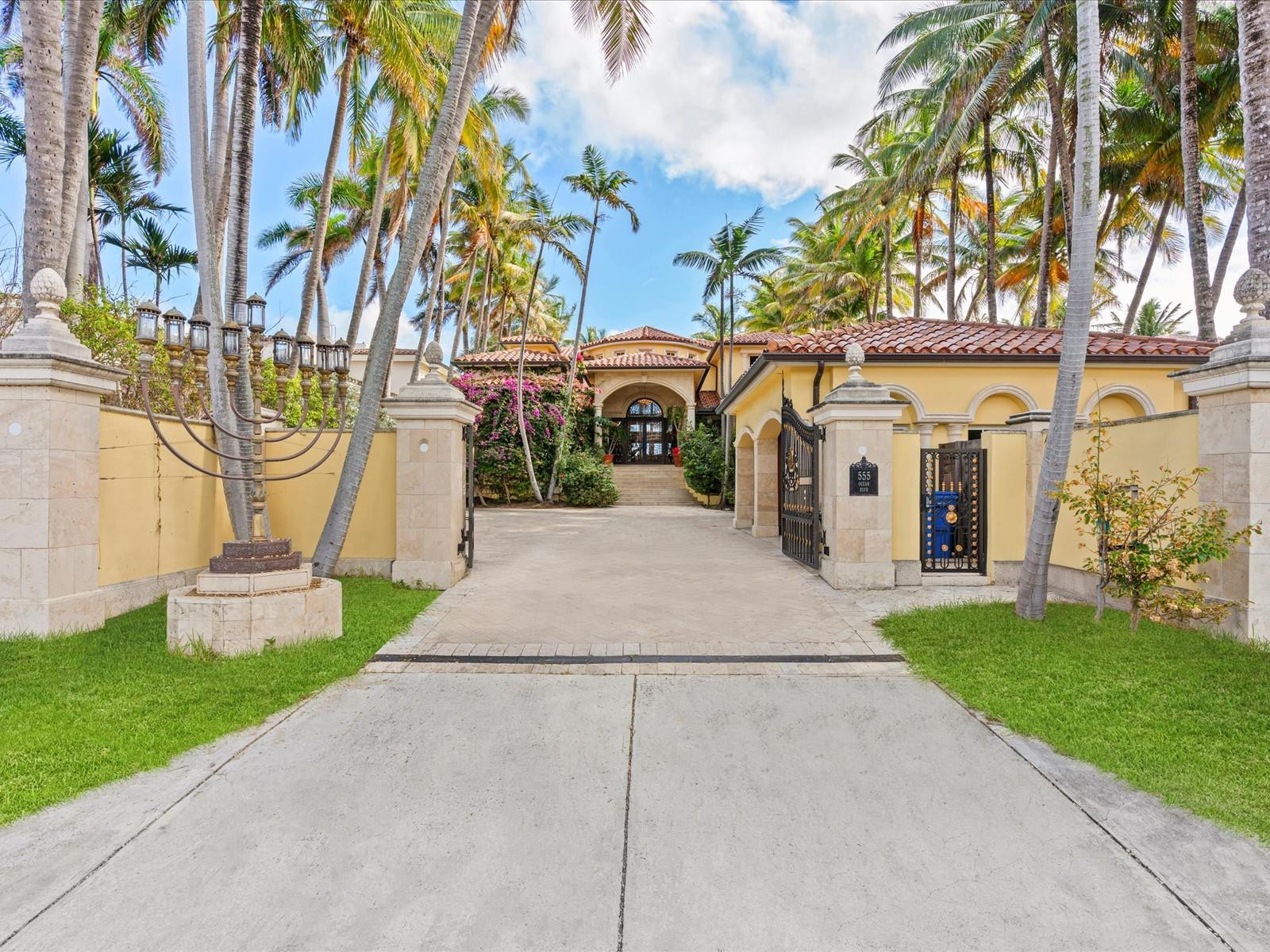 Foto de propiedad en 555 Ocean Boulevard, Golden Beach, FL 33160 Golden Beach con MLS# 