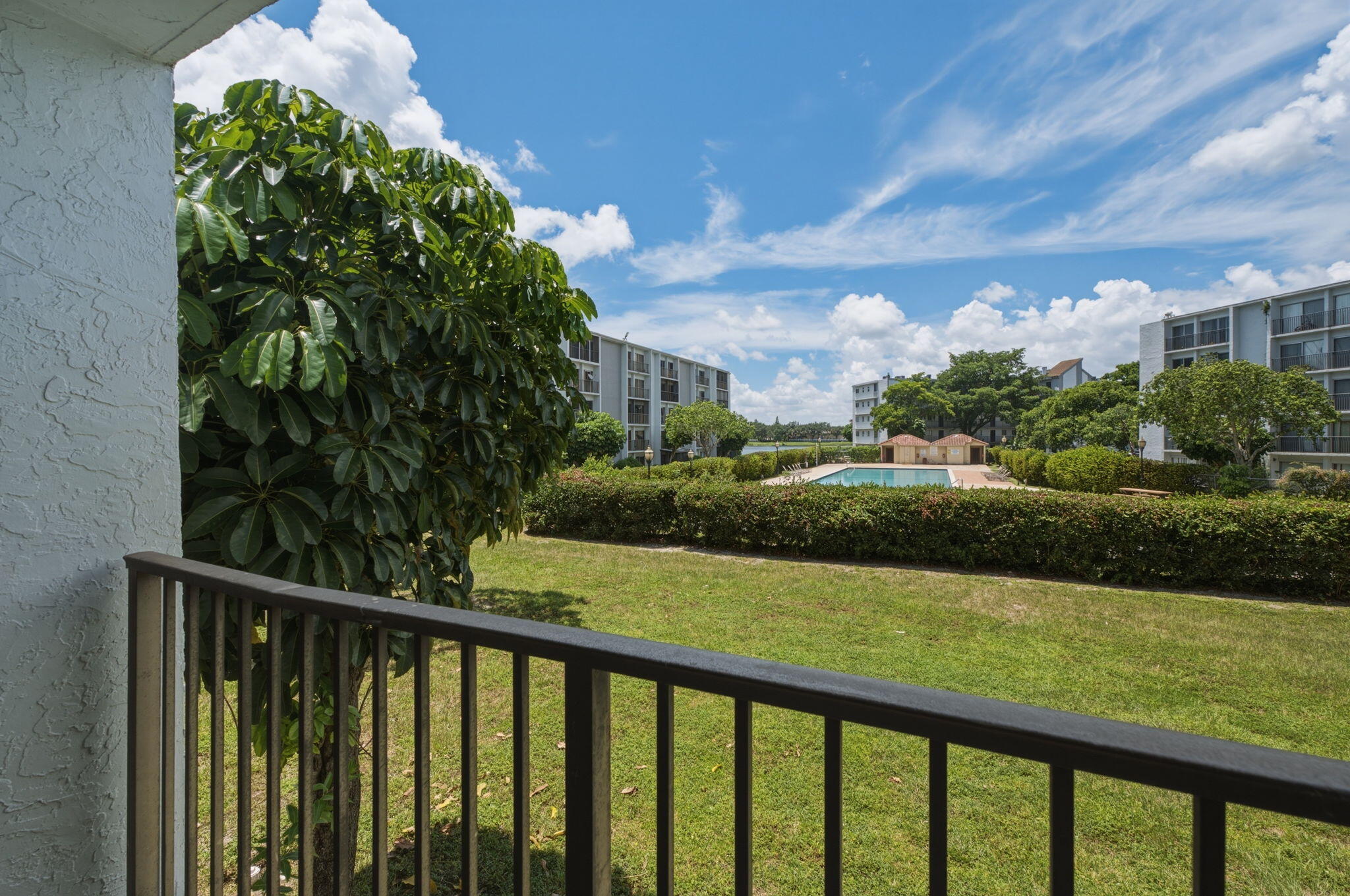 Foto de propiedad en 8620 N Sherman Circle 204, Miramar, FL 33025 Miramar con MLS# 