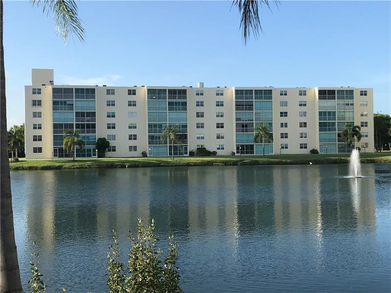 Foto de propiedad en 425 SE 11th Terrace 302, Dania Beach, FL 33004 Dania Beach con MLS# 