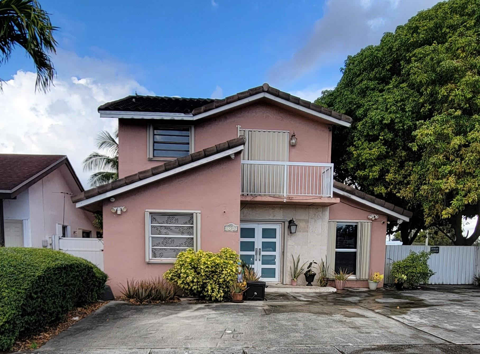 Foto de propiedad en 13307 SW 61st Terrace, Miami, FL 33183 Miami con MLS# 