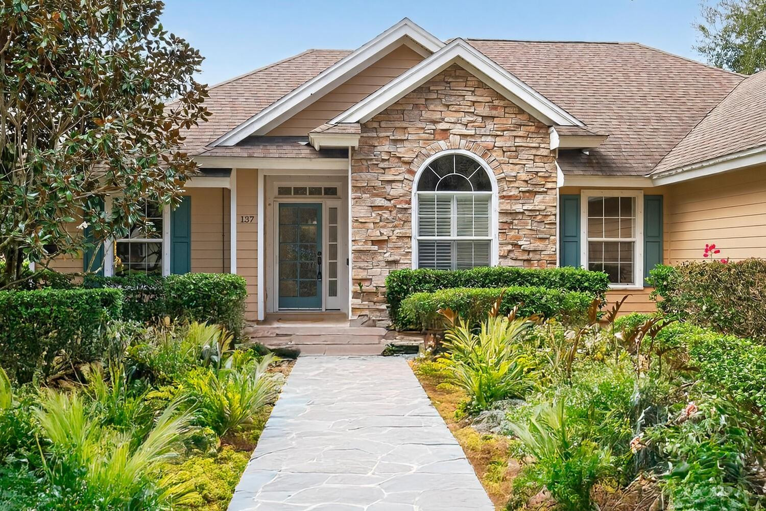 Foto de propiedad en 137 38TH Court, Vero Beach, FL 32968 Vero Beach con MLS# 