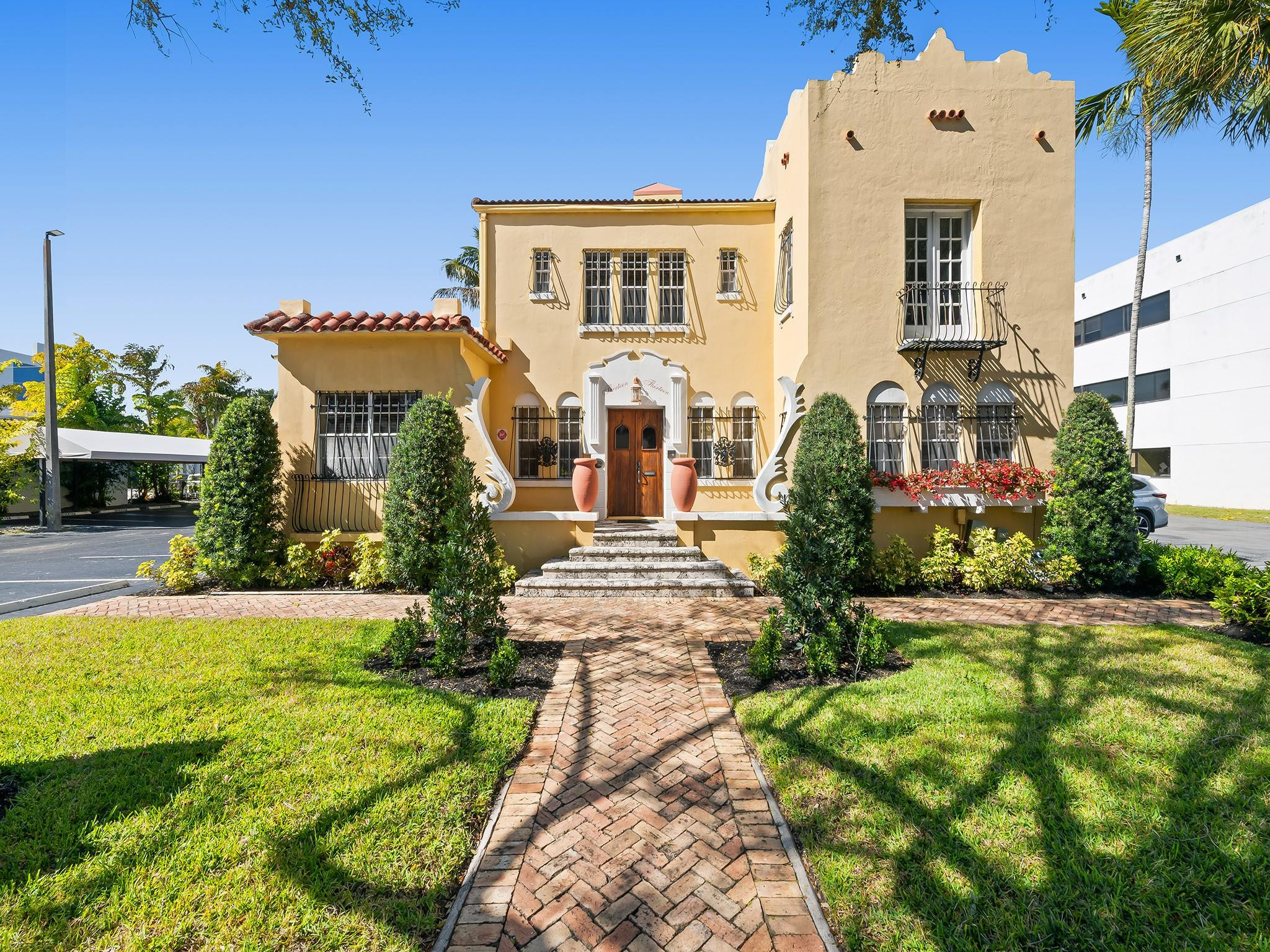 Foto de propiedad en 1313 S Andrews Avenue, Fort Lauderdale, FL 33316 Fort Lauderdale con MLS# 