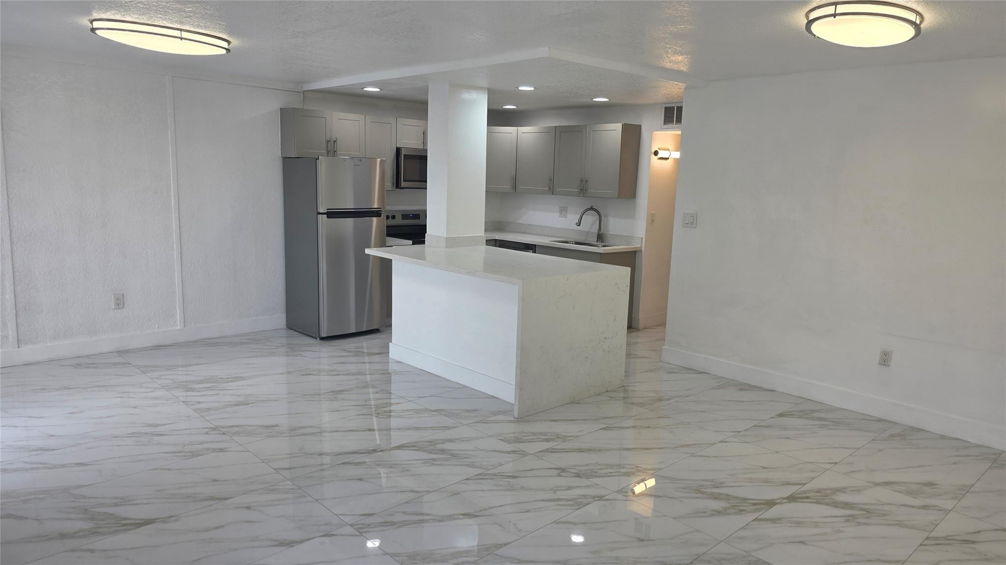 Foto de propiedad en 1758 NW 55 101, Lauderhill, FL 33313 Lauderhill con MLS# 
