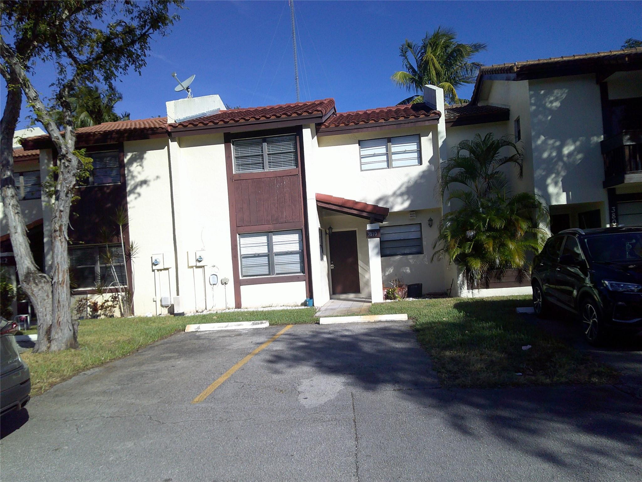 En Venta 3810 SW 52nd Avenue 3810, Hollywood, FL 33023, Hollywood, FL 33023