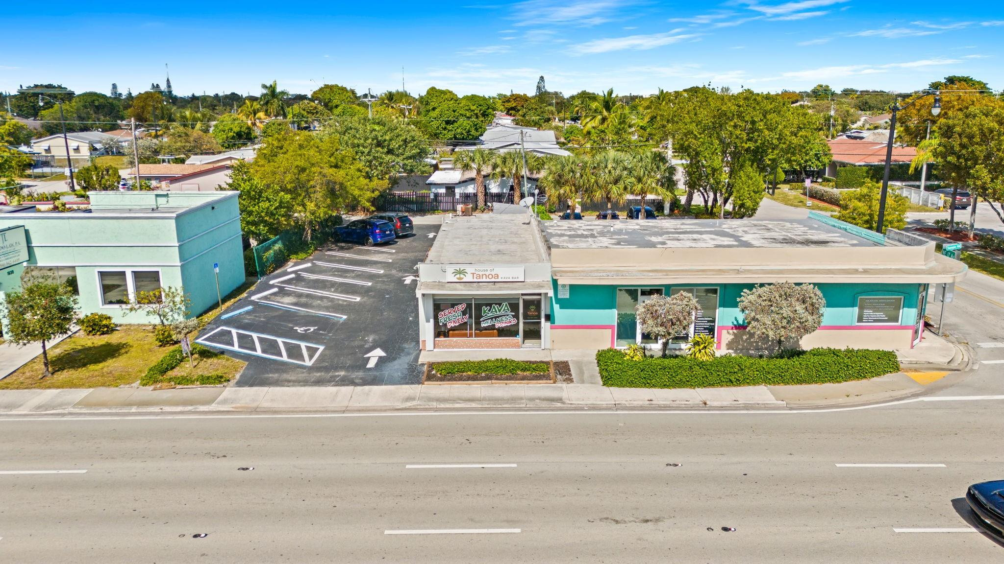 Foto de propiedad en 1649 E Sample Road, Pompano Beach, FL 33064 Pompano Beach con MLS# 