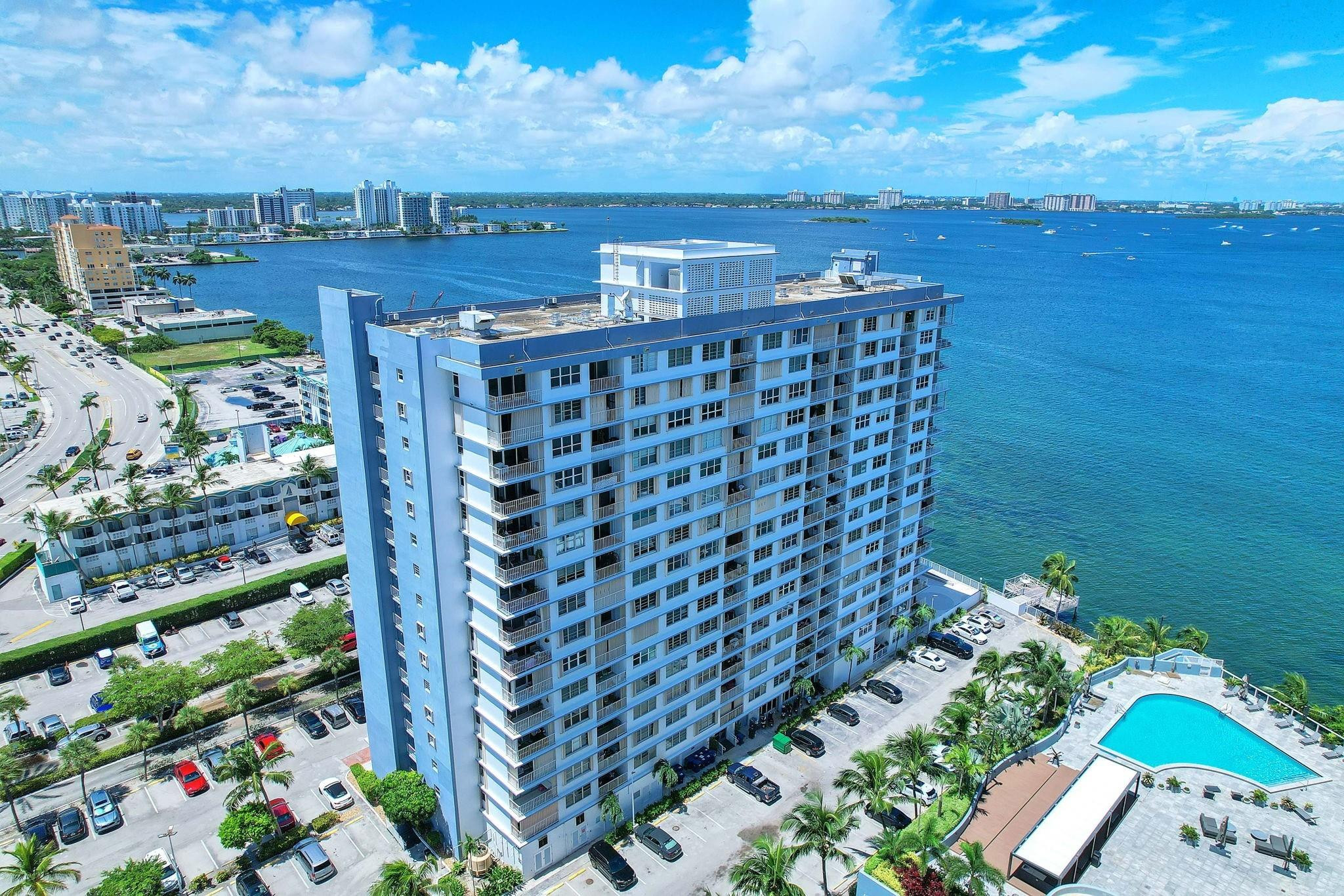 Foto de propiedad en 1865 79th Street Causeway 11-N, North Bay Village, FL 33141 North Bay Village con MLS# 