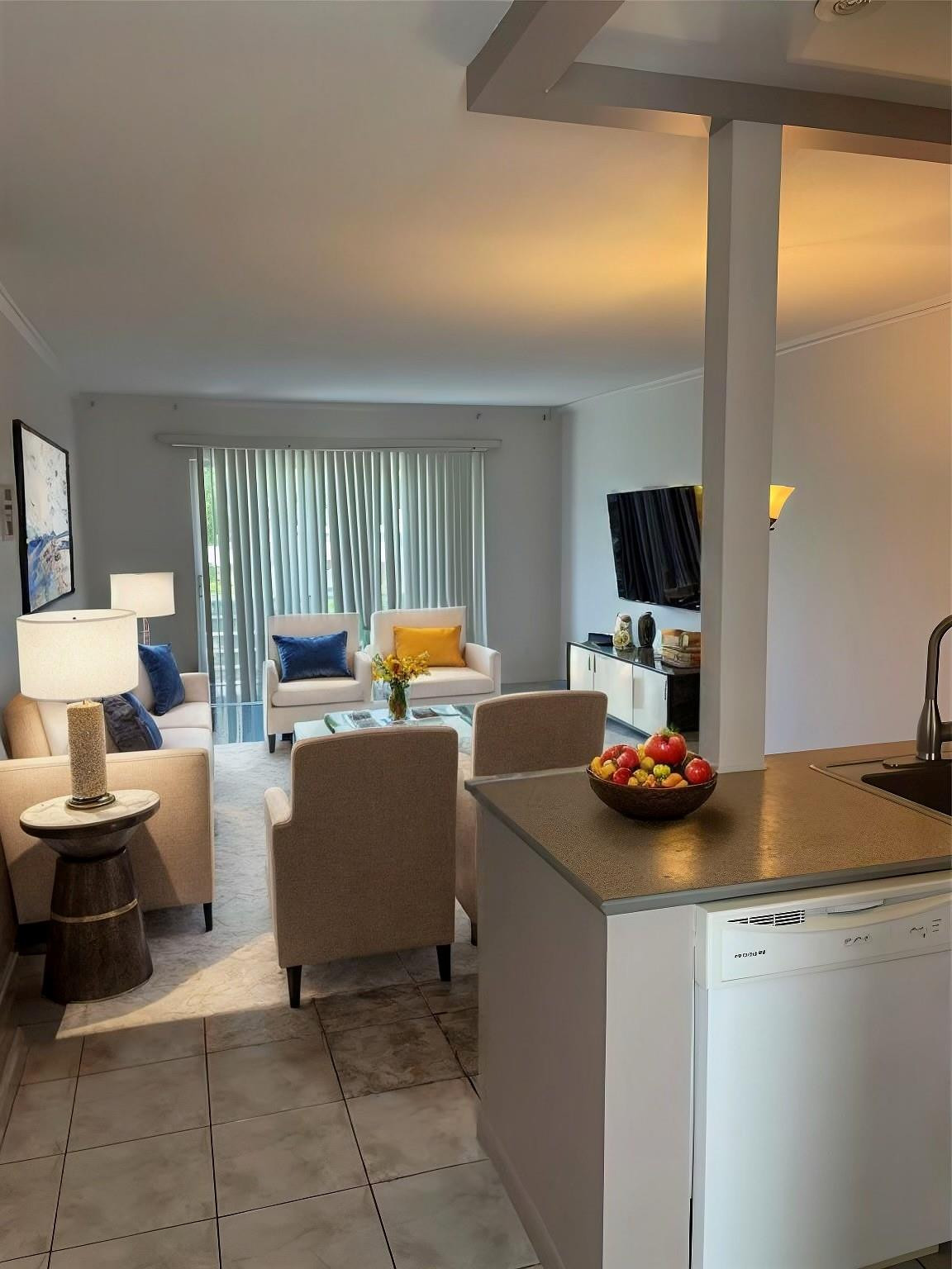 Foto de propiedad en 4421 NW 16th Street G211, Lauderhill, FL 33313 Lauderhill con MLS# 