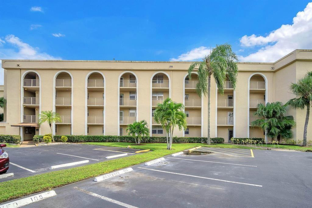 Foto de propiedad en 3231 Holiday Springs Boulevard 105, Margate, FL 33063 Margate con MLS# 