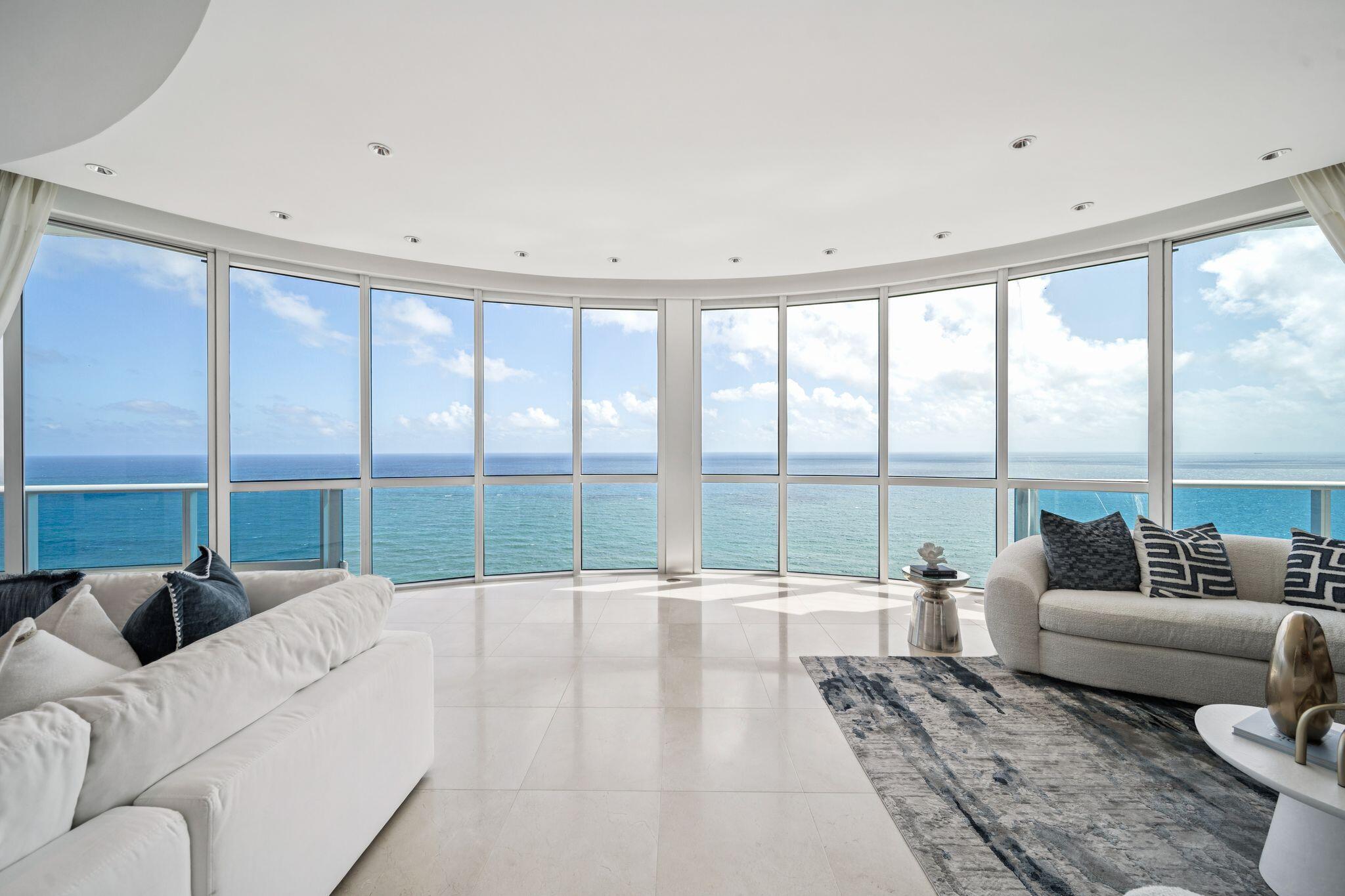 Foto de propiedad en 1600 S Ocean Boulevard UPH01, Lauderdale-By-The-Sea, FL 33062 Lauderdale-By-The-Sea con MLS# 
