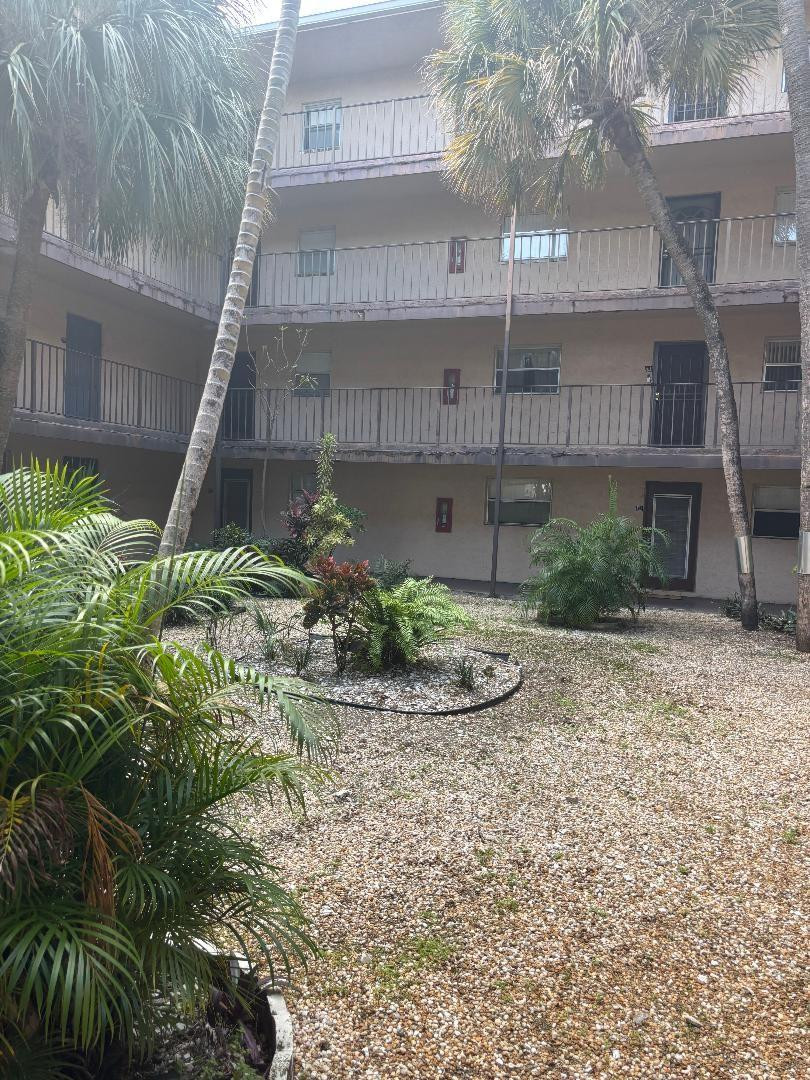 En Venta 2840 Somerset Drive 206, Lauderdale Lakes, FL 33311, Lauderdale Lakes, FL 33311