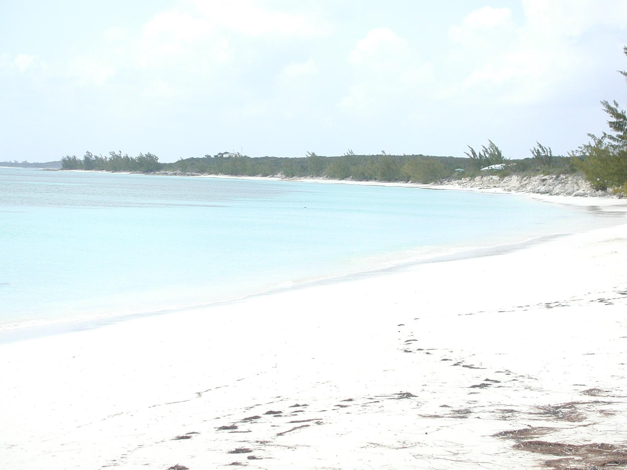 Foto de propiedad en THE CROSSING The Crossing Queen's Highway, FL  con MLS# 