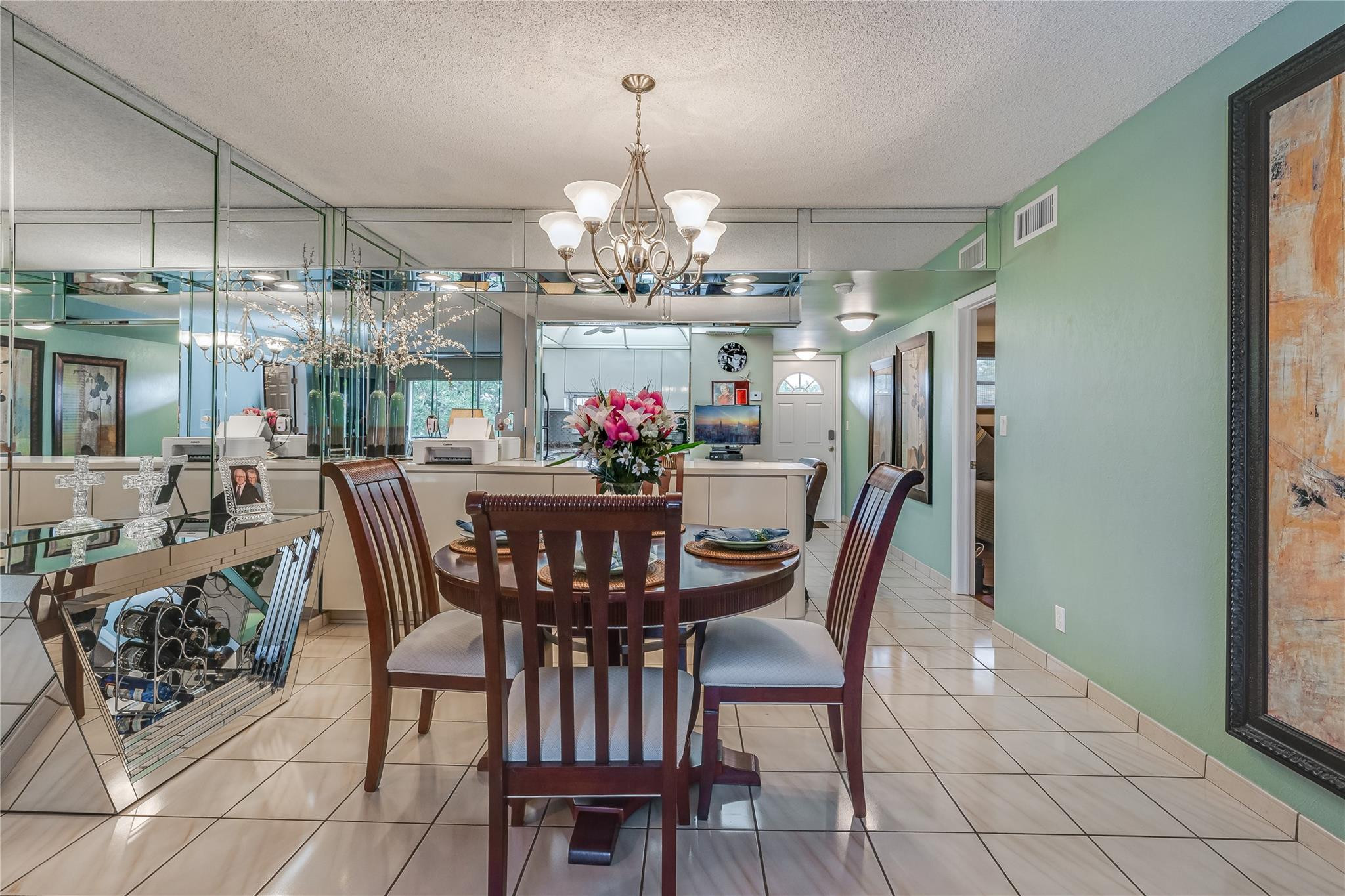 Foto de propiedad en 700 S Hollybrook Drive 304, Pembroke Pines, FL 33025 Pembroke Pines con MLS# 