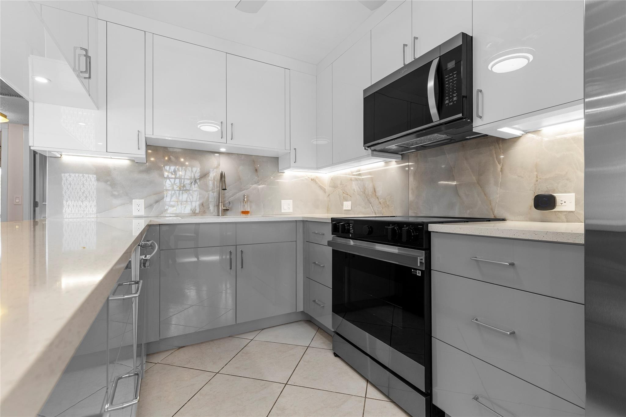 Foto de propiedad en 2122 Cambridge F 2122, Deerfield Beach, FL 33442 Deerfield Beach con MLS# 