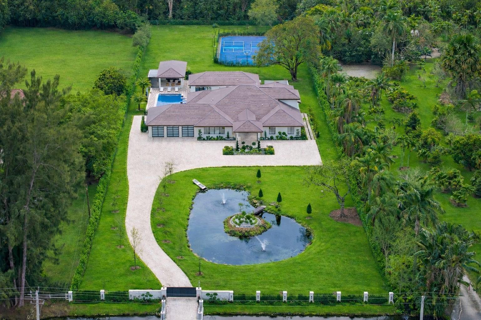 Foto de propiedad en 13110 Mustang Trail, Southwest Ranches, FL 33330 Southwest Ranches con MLS# 
