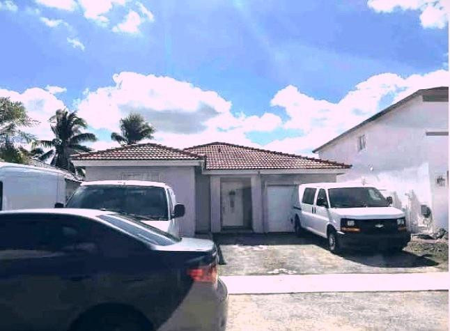 Foto de propiedad en 14260 SW 176th Terrace, Miami, FL 33177 Miami con MLS# 