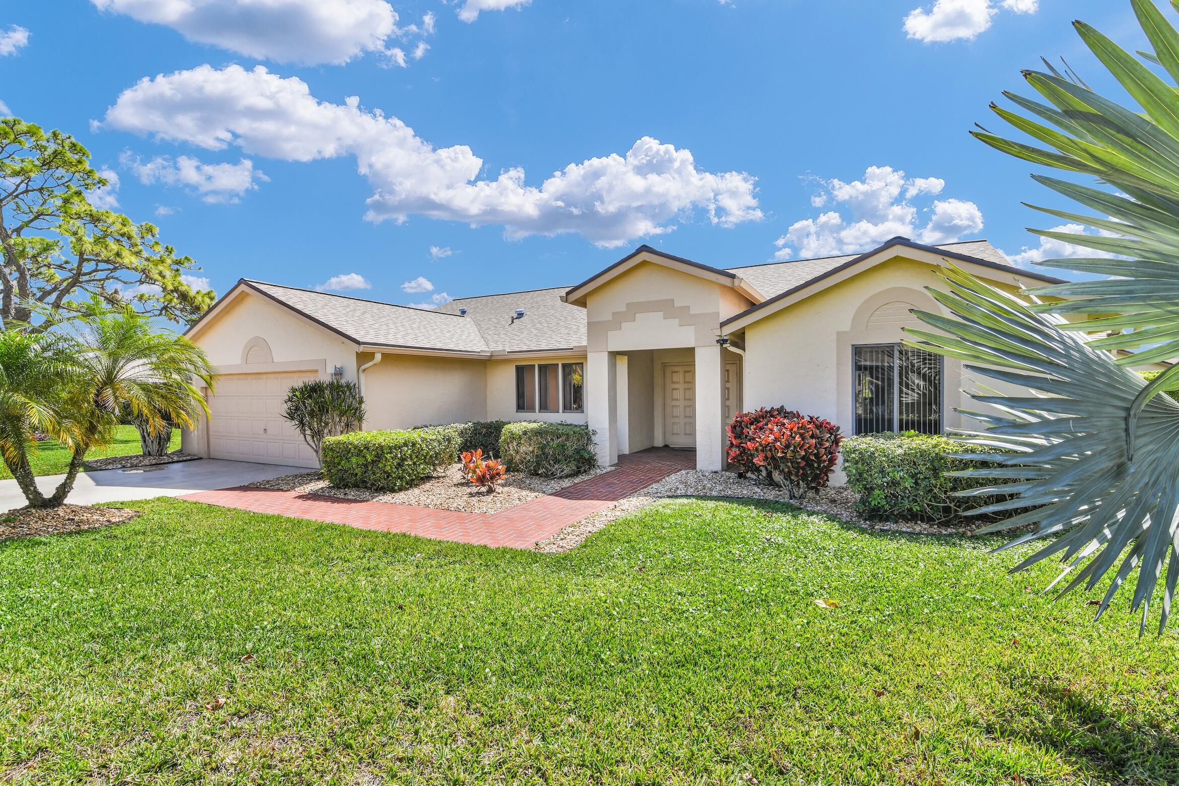 Foto de propiedad en 2660 Riviera Drive, Delray Beach, FL 33445 Delray Beach con MLS# 