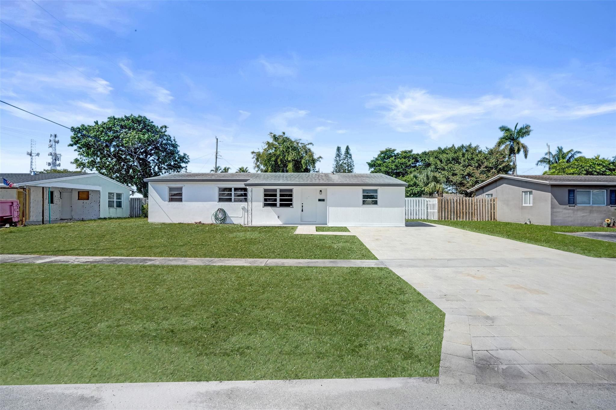 Foto de propiedad en 1437 SW 1st Avenue, Deerfield Beach, FL 33441 Deerfield Beach con MLS# 