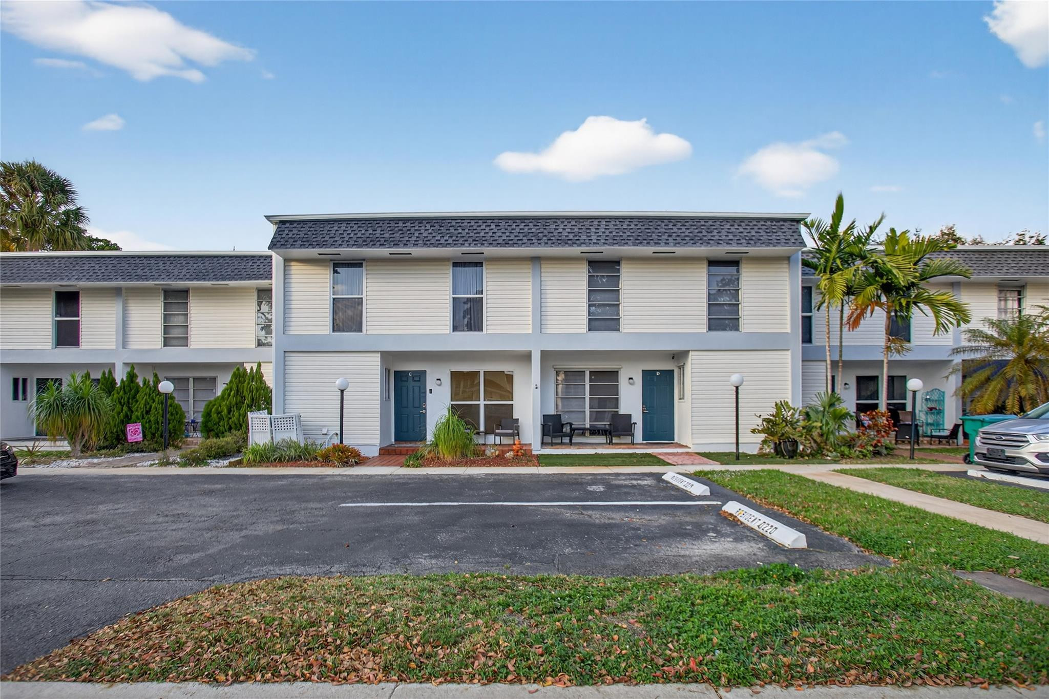 Foto de propiedad en 3331 Farragut Street 8d, Hollywood, FL 33021 Hollywood con MLS# 