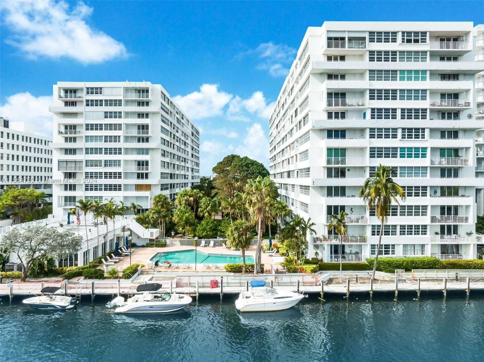 Foto de propiedad en 1160 N Federal Highway 1118, Fort Lauderdale, FL 33304 Fort Lauderdale con MLS# 