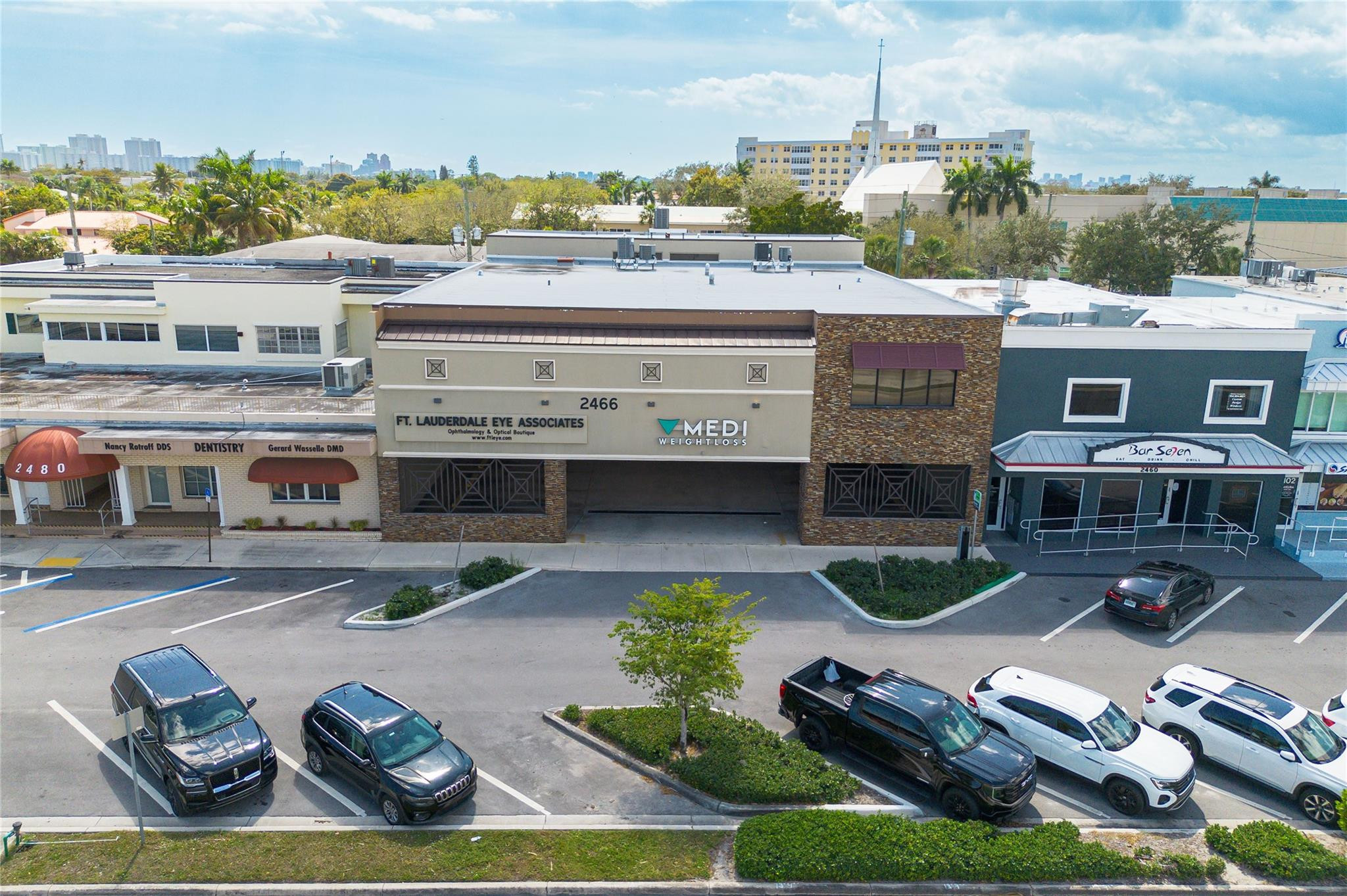 Foto de propiedad en 2466 E Commercial Boulevard 102-103, Fort Lauderdale, FL 33308 Fort Lauderdale con MLS# 