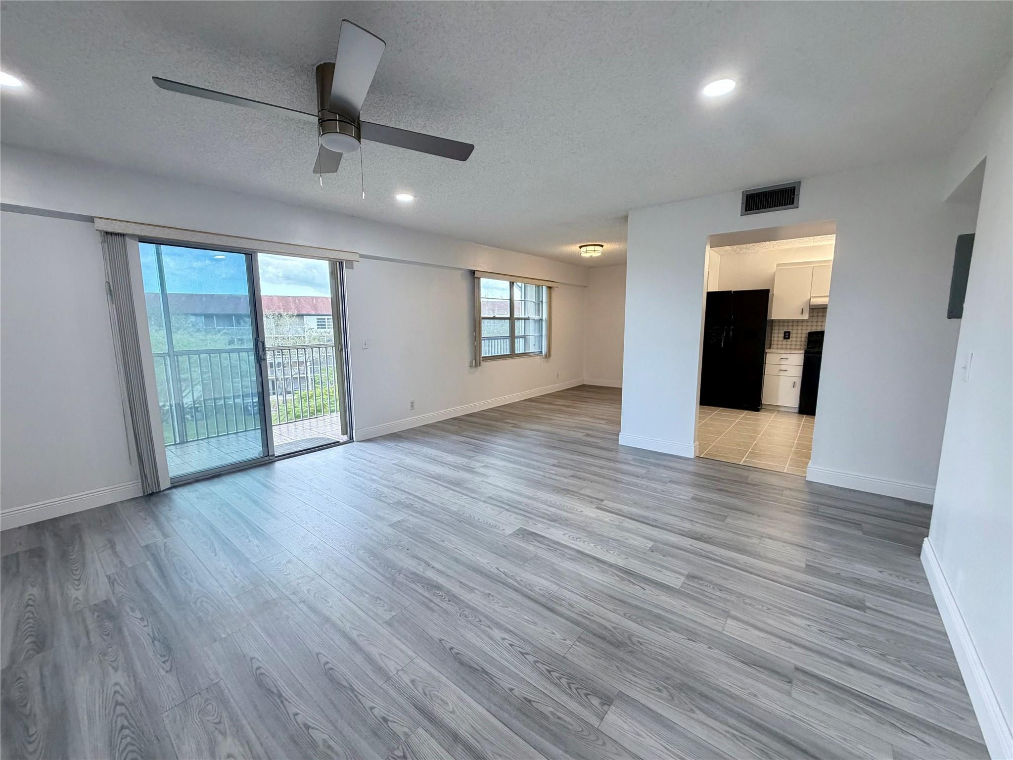 Alquilada 801 SW 133rd Terrace 410 K, Pembroke Pines, FL 33027, Pembroke Pines, FL 33027