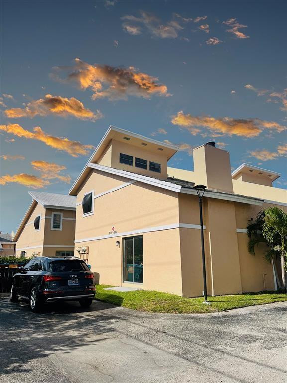 Foto de propiedad en 3947 Coral Springs Drive 22, Coral Springs, FL 33065 Coral Springs con MLS# 