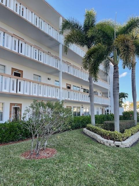 Foto de propiedad en 2075 Cornwall D 2075, Boca Raton, FL 33434 Boca Raton con MLS# 