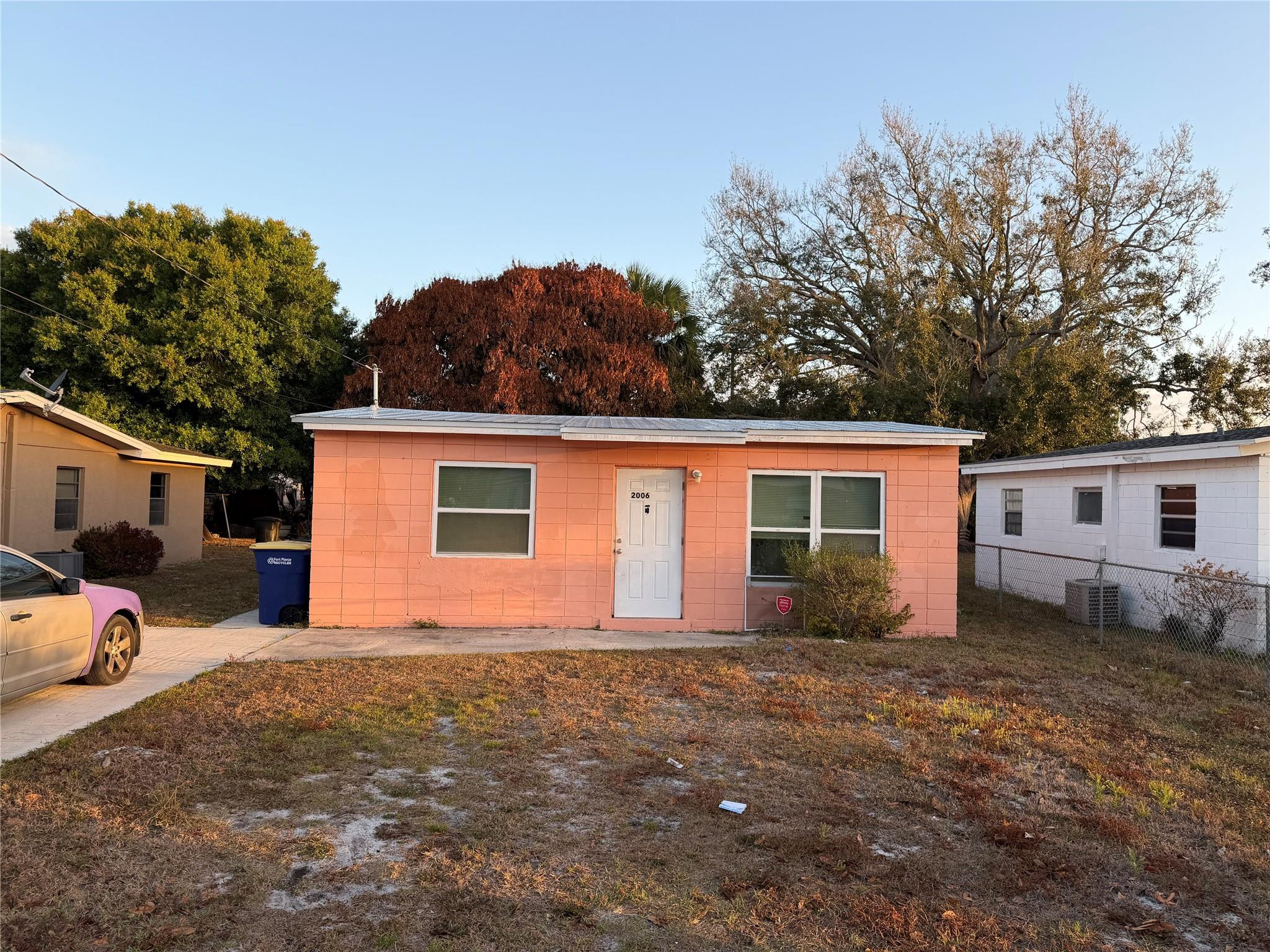 Foto de propiedad en 2006 Avenue P, Fort Pierce, FL 34950 Fort Pierce con MLS# 