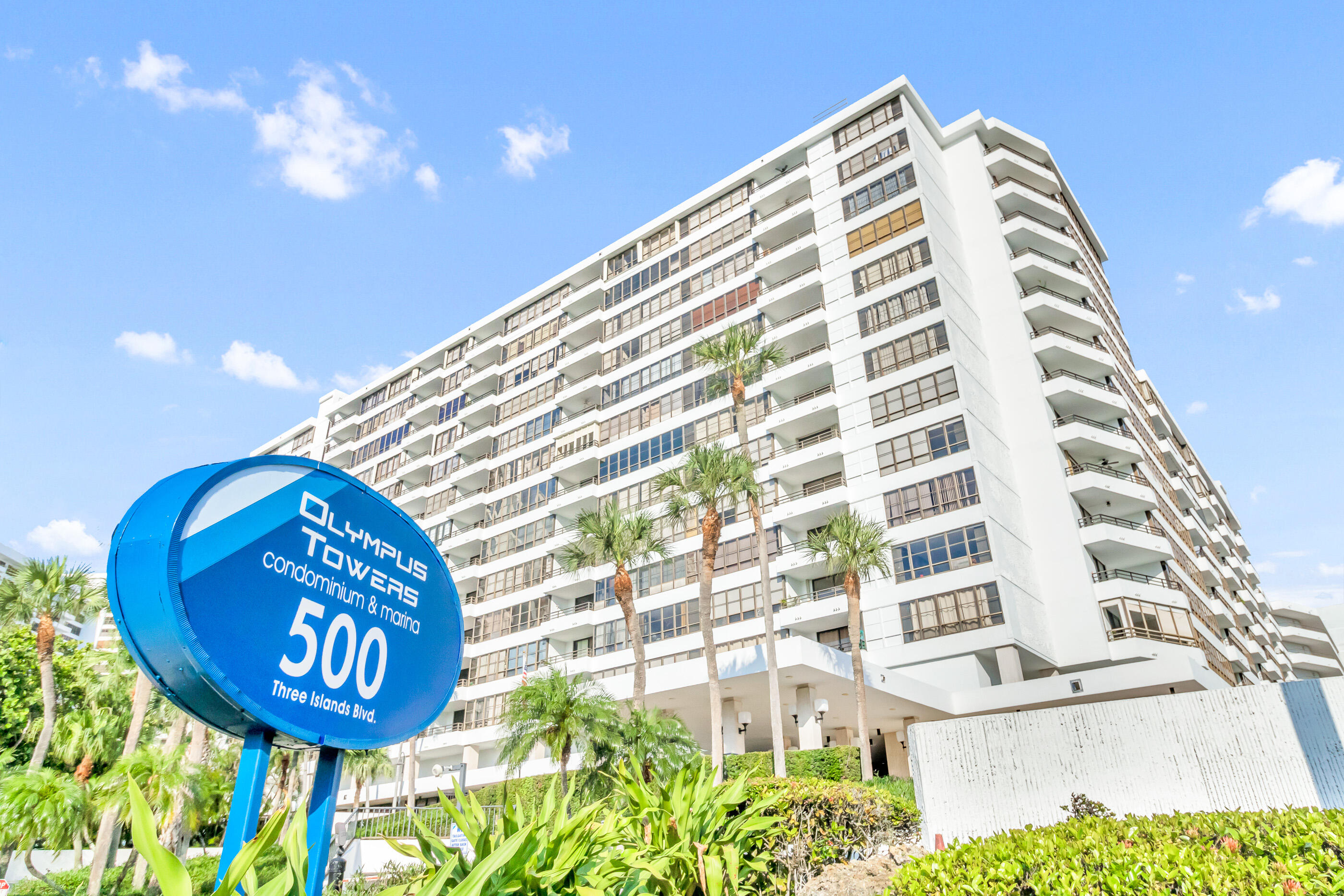 Foto de propiedad en 500 Three Islands Boulevard 109, Hallandale Beach, FL 33009 Hallandale Beach con MLS# 
