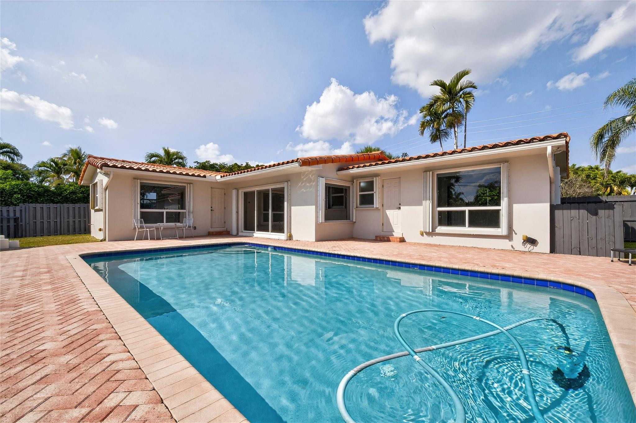 Foto de propiedad en 1762 NE 38th Street, Oakland Park, FL 33334 Oakland Park con MLS# 
