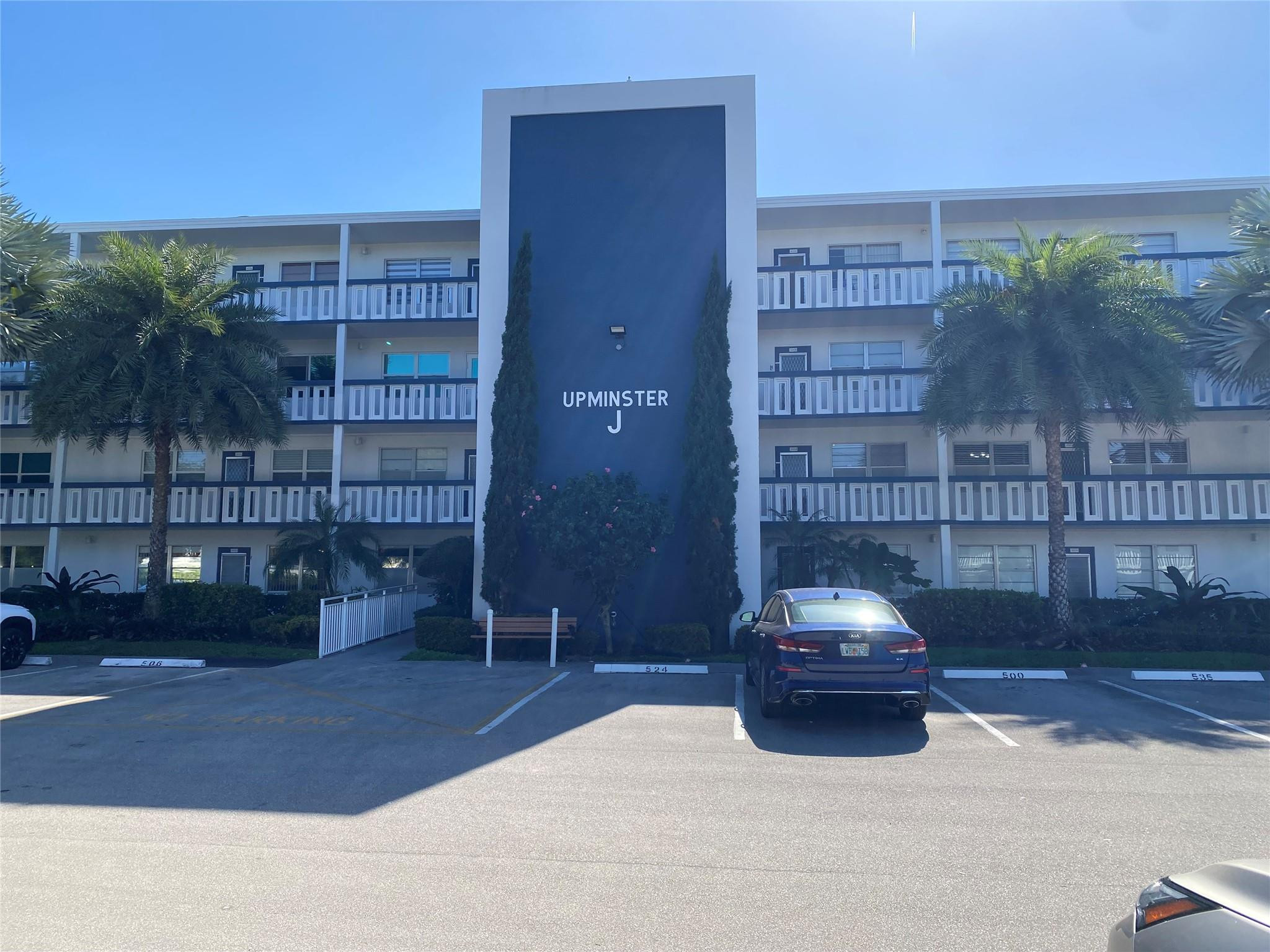 Foto de propiedad en 4011 Upminster J 4011, Deerfield Beach, FL 33442 Deerfield Beach con MLS# 