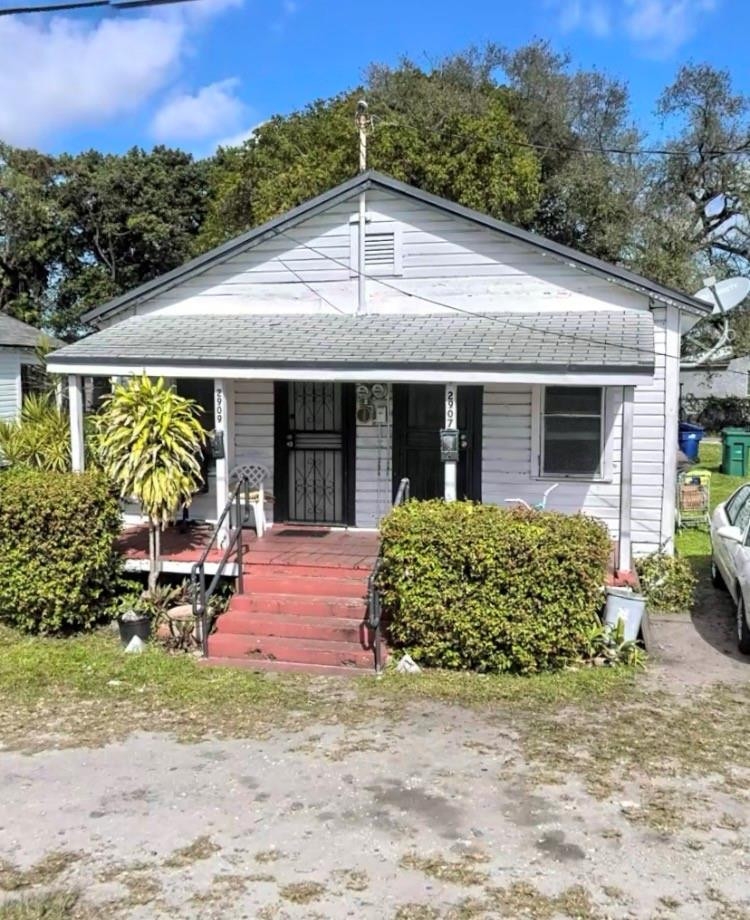 Foto de propiedad en 2907 NW 48th Street, Miami, FL 33142 Miami con MLS# 