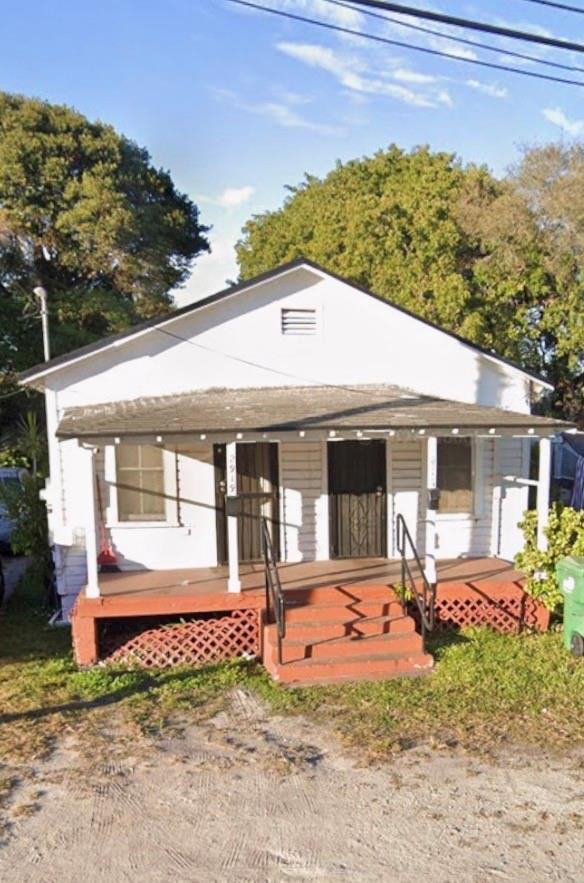 Foto de propiedad en 2917 NW 48th Street, Miami, FL 33142 Miami con MLS# 