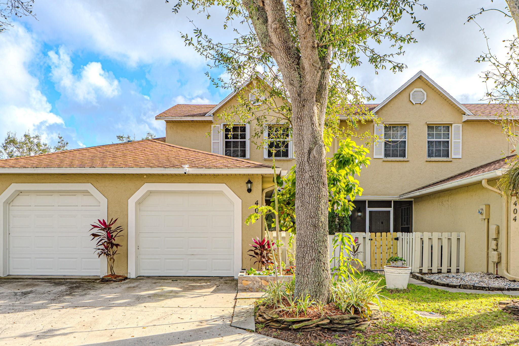 Foto de propiedad en 405 Maplewood Drive 405, Greenacres, FL 33415 Greenacres con MLS# 