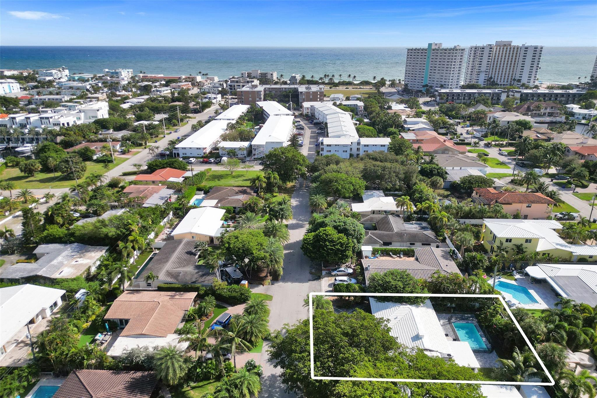 Foto de propiedad en 260 Allenwood Drive, Lauderdale-By-The-Sea, FL 33308 Lauderdale-By-The-Sea con MLS# 