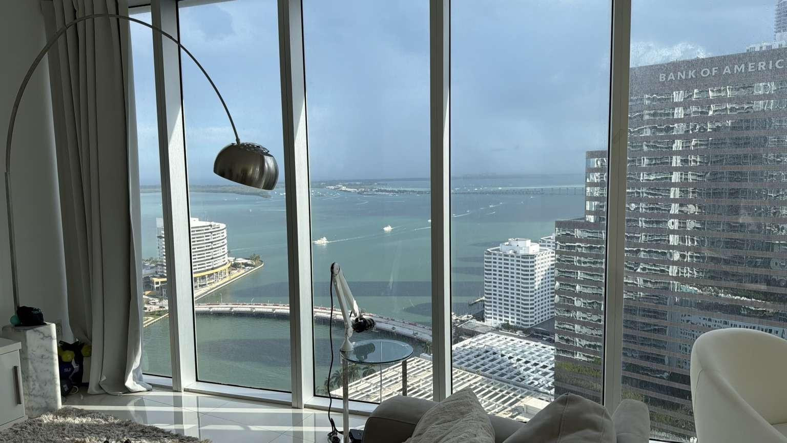 Foto de propiedad en 485 Brickell Avenue 3608, Miami, FL 33131 Miami con MLS# 