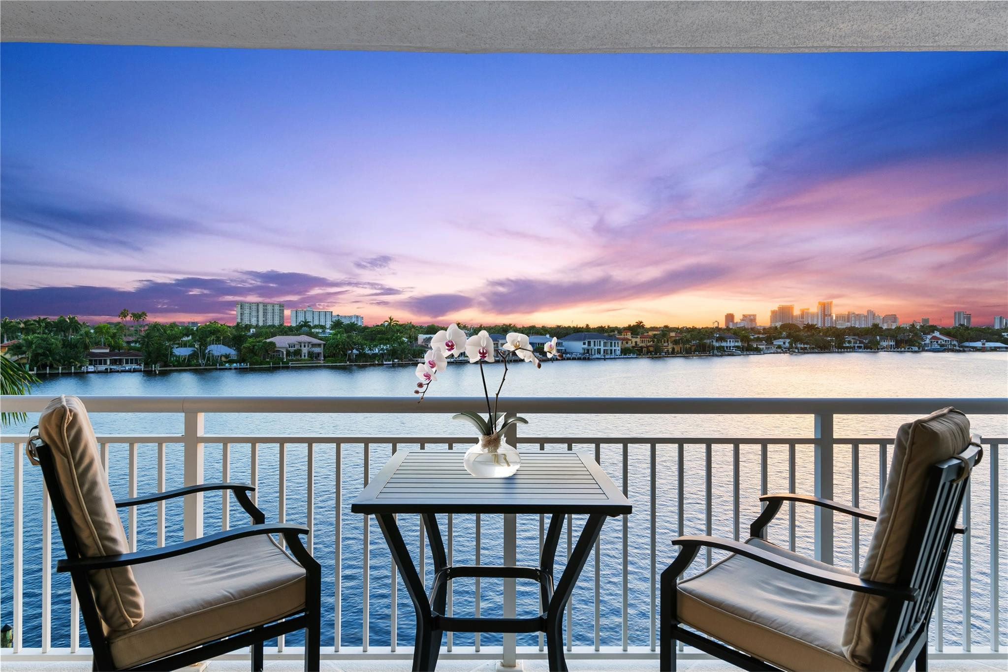 Foto de propiedad en 511 Bayshore Drive 501, Fort Lauderdale, FL 33304 Fort Lauderdale con MLS# 
