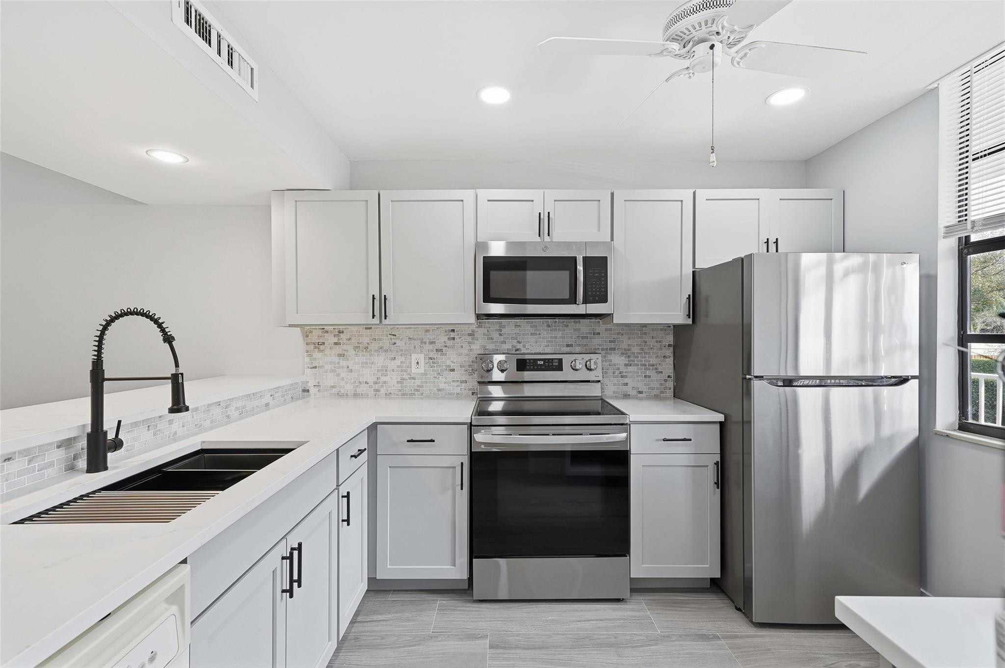 Foto de propiedad en 1717 Whitehall Drive 205, Davie, FL 33324 Davie con MLS# 