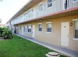 Foto de propiedad en 101 NE 41st Street F101, Oakland Park, FL 33334 Oakland Park con MLS# 