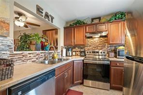 Foto de propiedad en 5151 W Oakland Park Boulevard 204, Lauderdale Lakes, FL 33313 Lauderdale Lakes con MLS# 